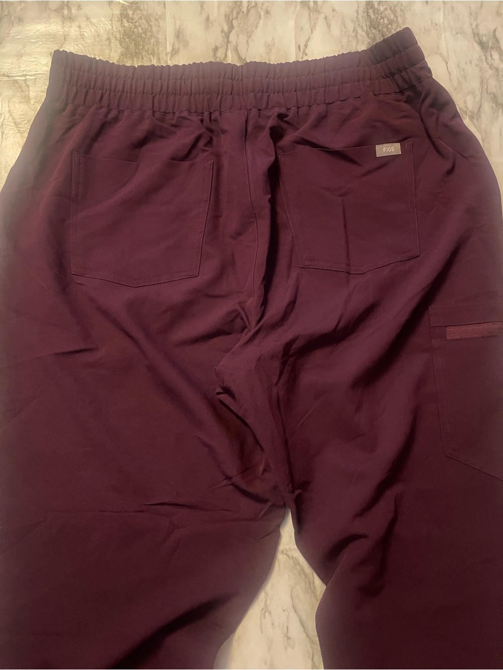 Women’s FIGS Zamora Jogger Scrub Pants - Picture 4 of 5